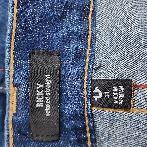 TRUE RELIGION BLUE JEANS, "RICKY RLEAXED STRAIGHT", SIZE W 31, IN-SEAM 34 - Picture 12 of 16